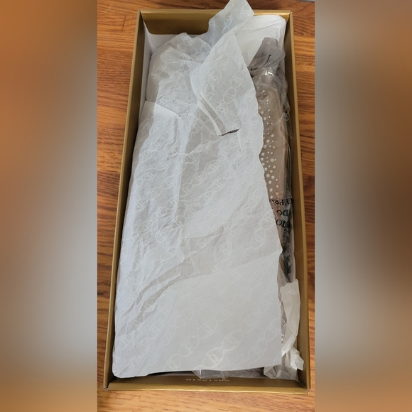 NWT IN BOX Blush Beaded Flats - Picture 5 of 6